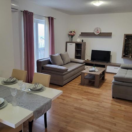 Apartmani Goga Starigrad Paklenica Exterior photo