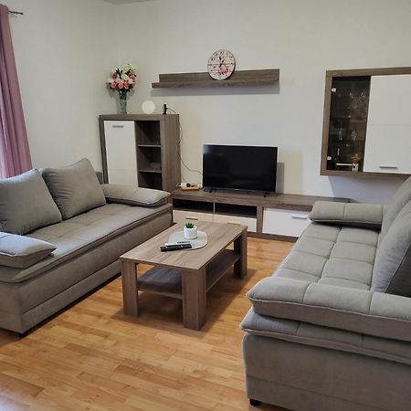 Apartmani Goga Starigrad Paklenica Exterior photo