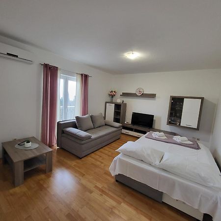 Apartmani Goga Starigrad Paklenica Exterior photo