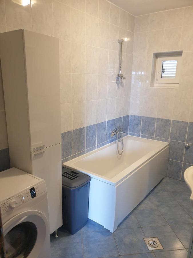Apartmani Goga Starigrad Paklenica Exterior photo